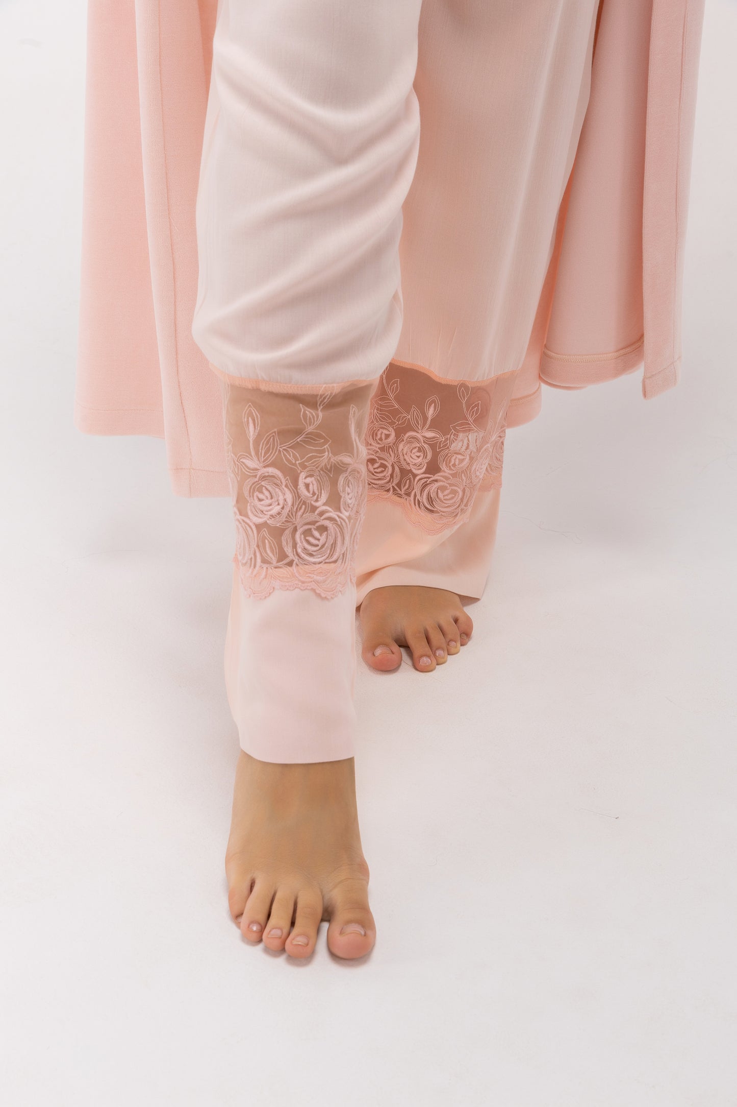Lace Trim 3-Piece Postpartum & Nursing Lounge Set